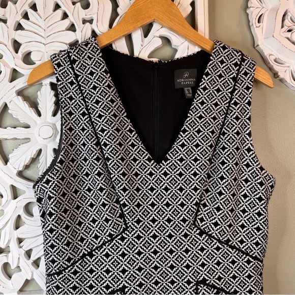 Adrianna Papell Geometric V Neck Textured Sheath Dress Black White 10 - Picture 2 of 9